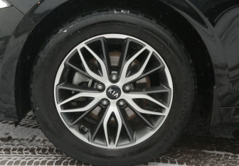 Подержанный автомобиль Kia K5 2021 года (31 фото)