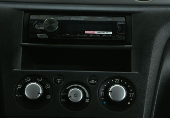 Подержанный автомобиль Mitsubishi Outlander 2006 года (13 фото)