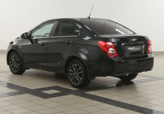 Подержанный автомобиль Chevrolet Aveo Sedan 2012 года (2 фото)