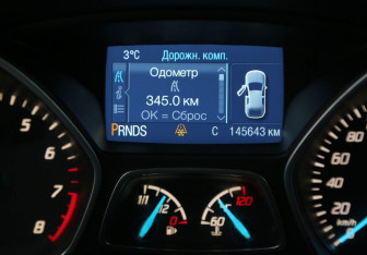 Подержанный автомобиль Ford Kuga 2014 года (23 фото)