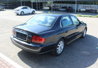 Подержанный автомобиль Hyundai Sonata 2008 года (7 фото)