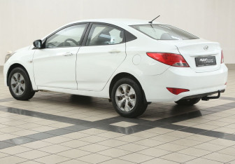 Подержанный автомобиль Hyundai Solaris Sedan 2014 года (2 фото)
