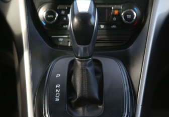Подержанный автомобиль Ford Kuga 2014 года (13 фото)