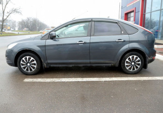 Подержанный автомобиль Ford Focus Hatchback 2008 года (8 фото)