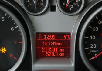 Подержанный автомобиль Ford Focus Sedan 2011 года (17 фото)