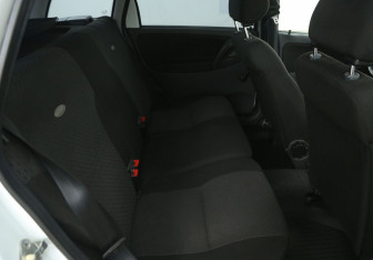 Подержанный автомобиль LADA (ВАЗ) Kalina Wagon 2011 года (11 фото)