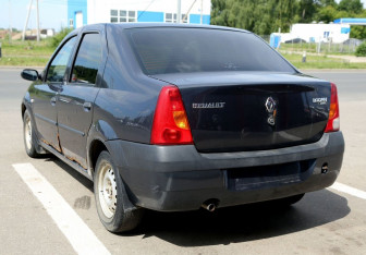 Подержанный автомобиль Renault Logan Sedan 2006 года (4 фото)