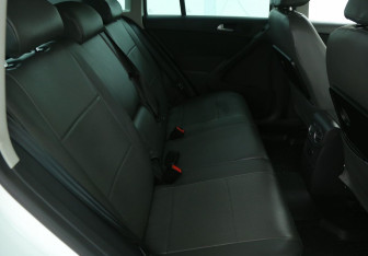 Подержанный автомобиль Volkswagen Tiguan 2015 года (11 фото)