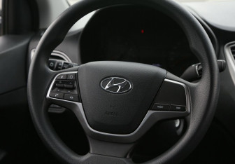 Подержанный автомобиль Hyundai Solaris Sedan 2021 года (15 фото)