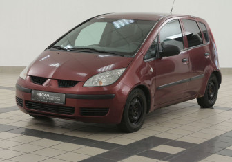 Подержанный автомобиль Mitsubishi Colt Hatchback 2006 года (8 фото)