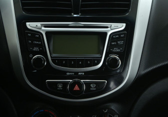 Подержанный автомобиль Hyundai Solaris Sedan 2013 года (13 фото)
