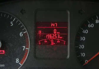 Подержанный автомобиль Volkswagen Polo Sedan 2011 года (17 фото)