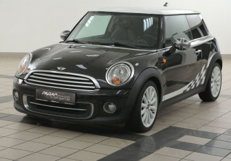 Подержанный автомобиль MINI Hatch 2011 года (8 фото)