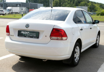 Подержанный автомобиль Volkswagen Polo Sedan 2013 года (6 фото)