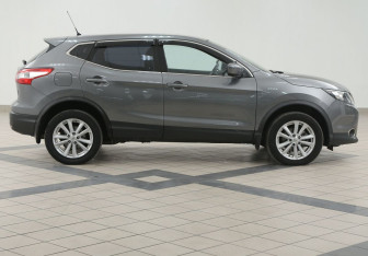 Подержанный автомобиль Nissan Qashqai 2015 года (5 фото)