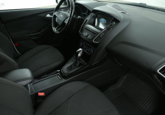 Подержанный автомобиль Ford Focus Hatchback 2018 года (9 фото)
