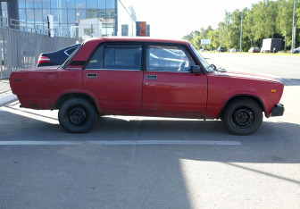 Подержанный автомобиль LADA (ВАЗ) 2105 1990 года (7 фото)