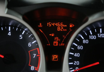 Подержанный автомобиль Nissan Juke 2015 года (18 фото)