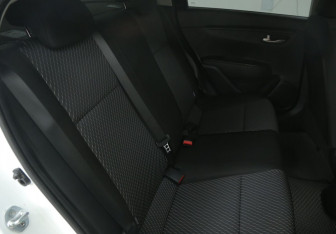 Подержанный автомобиль Kia Rio Sedan 2017 года (11 фото)