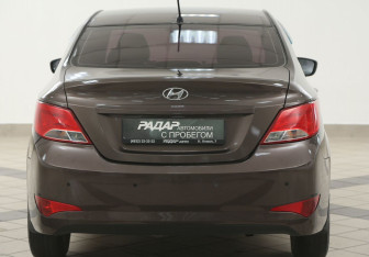 Подержанный автомобиль Hyundai Solaris Sedan 2014 года (3 фото)