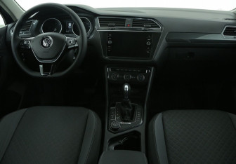 Подержанный автомобиль Volkswagen Tiguan 2017 года (12 фото)