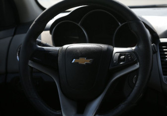 Подержанный автомобиль Chevrolet Cruze Hatchback 2012 года (16 фото)