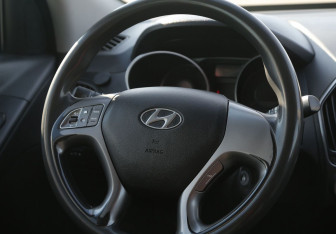 Подержанный автомобиль Hyundai ix35 2013 года (16 фото)