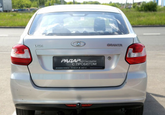 Подержанный автомобиль LADA (ВАЗ) Granta Liftback 2015 года (5 фото)