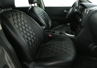 Подержанный автомобиль Nissan Qashqai 2010 года (10 фото)