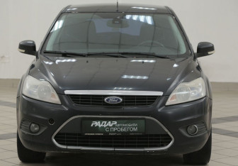 Подержанный автомобиль Ford Focus Hatchback 2008 года (6 фото)