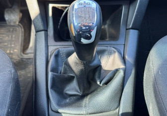 Подержанный автомобиль Skoda Yeti 2011 года (15 фото)