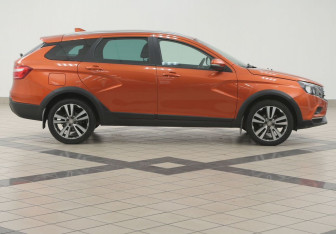 Подержанный автомобиль LADA (ВАЗ) Vesta Wagon 2018 года (5 фото)