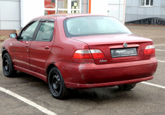 Подержанный автомобиль Fiat Albea 2008 года (4 фото)