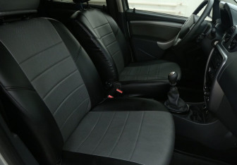 Подержанный автомобиль Renault Duster 2012 года (10 фото)