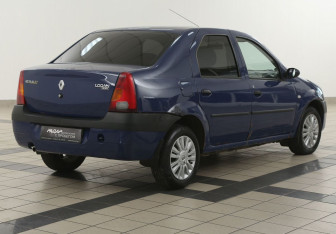 Подержанный автомобиль Renault Logan Sedan 2006 года (4 фото)