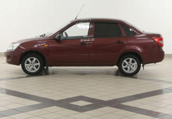 Подержанный автомобиль LADA (ВАЗ) Granta Sedan 2012 года (7 фото)