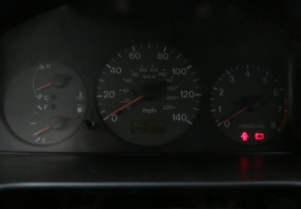 Подержанный автомобиль Mazda 323 Sedan 1999 года (11 фото)