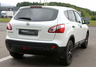 Подержанный автомобиль Nissan Qashqai 2013 года (5 фото)