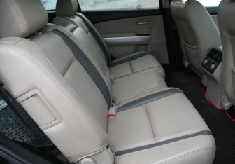 Подержанный автомобиль Mazda CX-9 2008 года (11 фото)