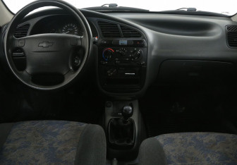 Подержанный автомобиль Chevrolet Lanos 2007 года (12 фото)