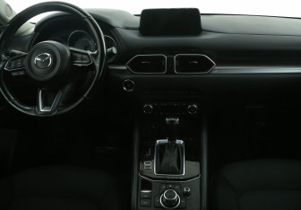 Подержанный автомобиль Mazda CX-5 2017 года (12 фото)
