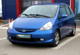 Подержанный автомобиль Honda Jazz 2008 года (3 фото)
