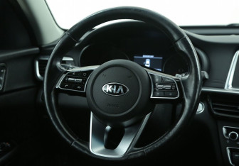 Подержанный автомобиль Kia Optima Sedan 2019 года (27 фото)
