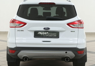 Подержанный автомобиль Ford Kuga 2014 года (3 фото)