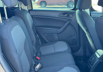 Подержанный автомобиль Skoda Yeti 2011 года (11 фото)