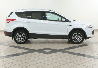 Подержанный автомобиль Ford Kuga 2014 года (5 фото)