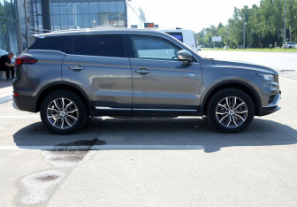 Подержанный автомобиль Geely Atlas Pro 2022 года (7 фото)