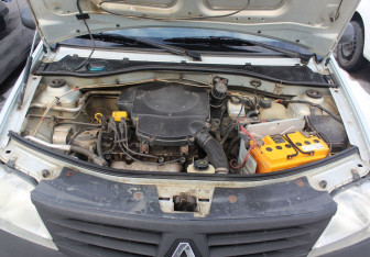 Подержанный автомобиль Renault Logan Sedan 2008 года (18 фото)