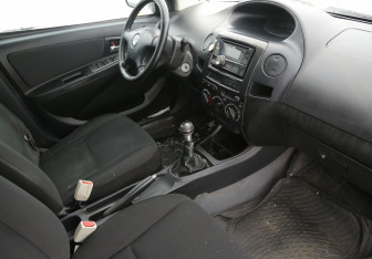 Подержанный автомобиль Geely MK 2012 года (9 фото)