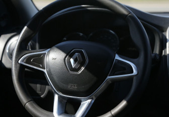 Подержанный автомобиль Renault Logan Sedan 2019 года (16 фото)